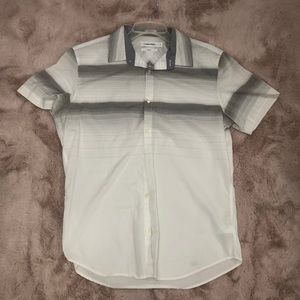 Men shirt, perfect conditions. Size medium brand calvin klein